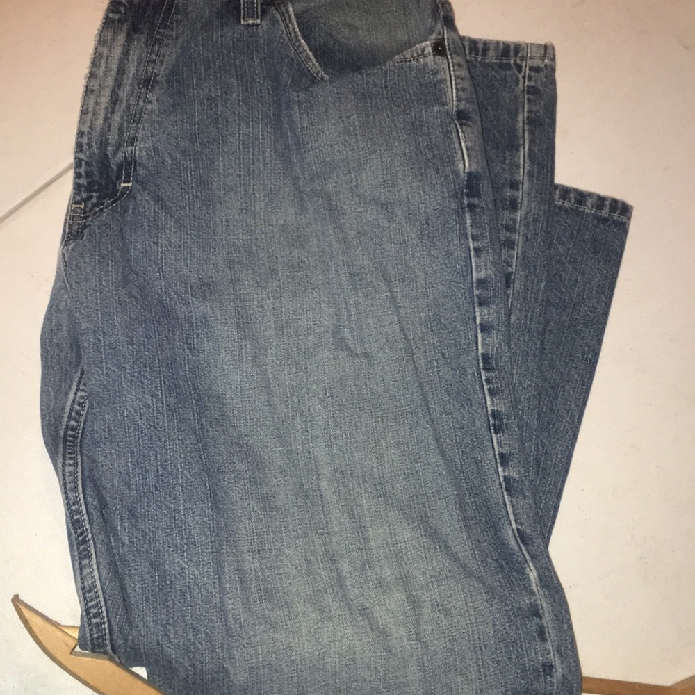 Distressed - Picture 4 of 5